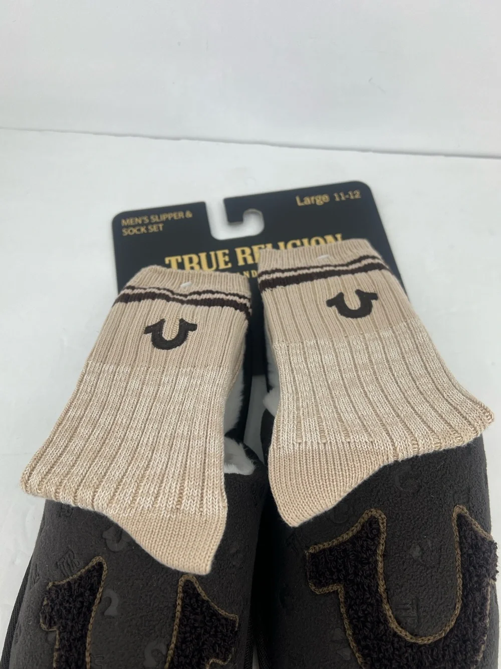 TRUE RELIGION HORSESHOE HOUSE SLIPPERS & MATCHING SOCKS BROWN SIZE LARGE 11-12